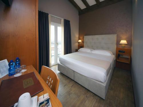 Hotel Clarin 14 by Dori - image 10