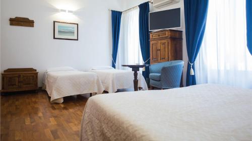Hotel La Piazzetta - image 13
