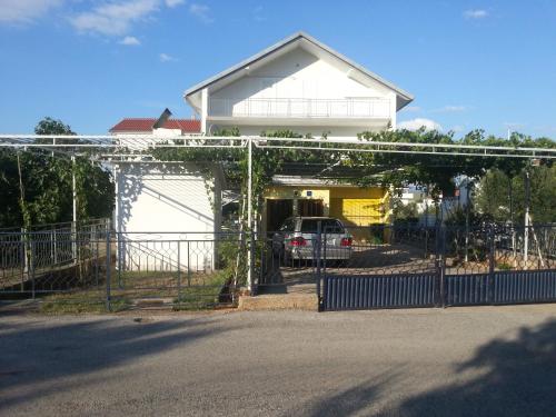  Apartment Jevic in Raslina