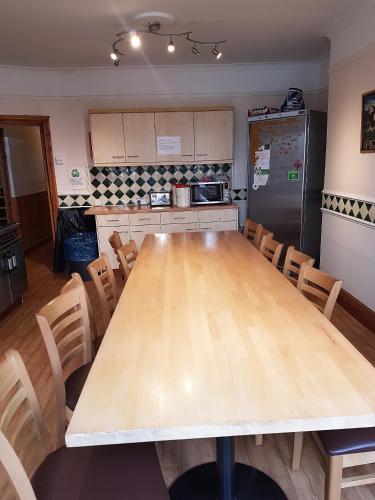 Kitchen, Barmy Badger Backpackers in Earls Court