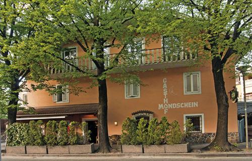  Gasthof Mondschein, Pension in Meran