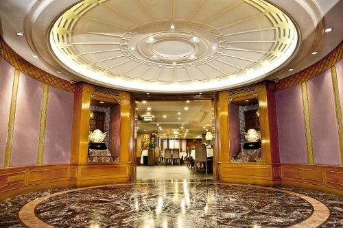 Restaurant, Kimberley Hotel in Hong Kong