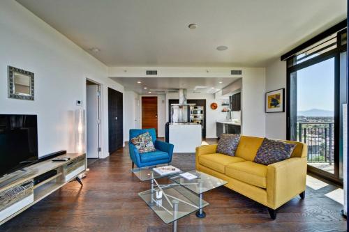 Condo in Downtown PHX - image 2