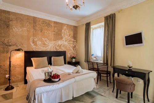The Town House - Adults Only - image 11