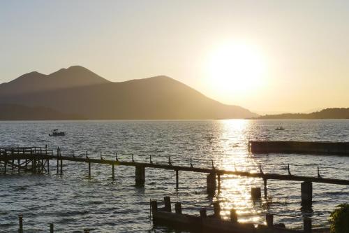 Overlooking clearlake from the living room - image 7