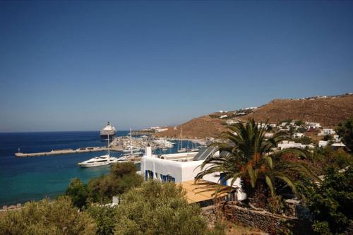  Megas Rooms in Tourlos