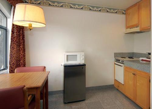 Monterey fairgrounds inn in Monterey Airport Area