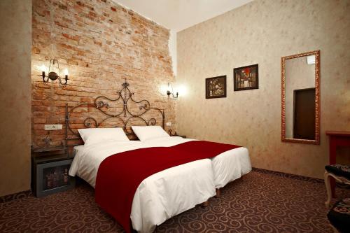 Hotel Justus - main image