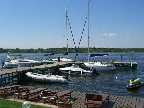 Maxmarine Yacht Club Hotel - image 2
