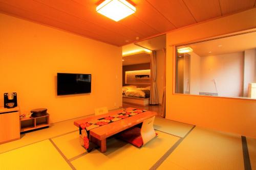 Suite with Tatami Area and Open-Air Bath