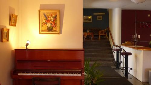 Facilities, Grums Old House in Grums