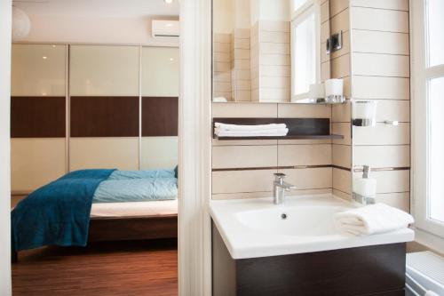 Viktoria Central Apartment - image 3