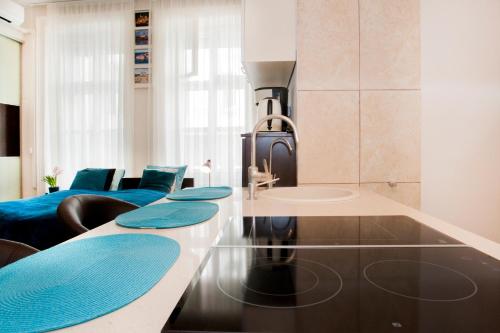 Viktoria Central Apartment - image 9