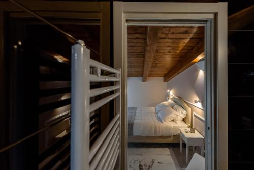 Marie Claire Apartments & Spa - image 11