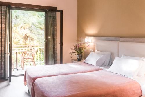 1 king bed, 2 twin beds