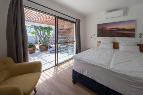 Three-Bedroom House image 4
