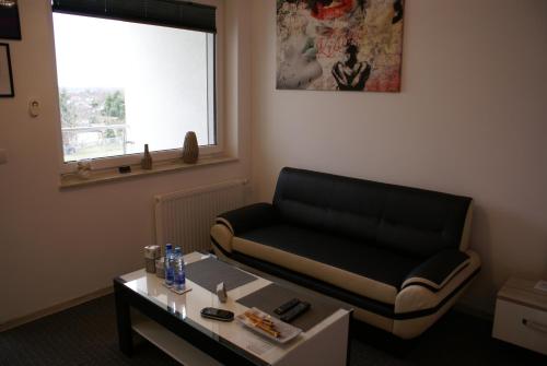 Top Oder Apartments- private parking