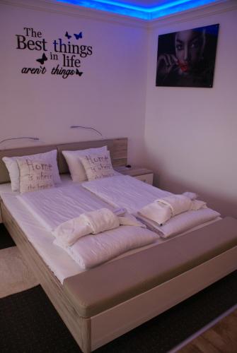 Top Oder Apartments- private parking