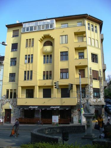 Castle Area Apartment