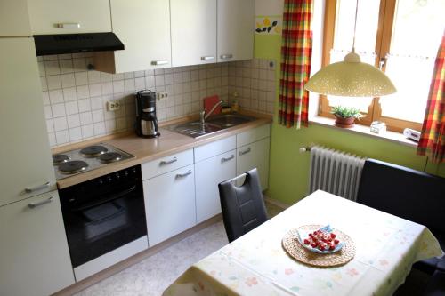 Kitchen, Ferienwohnung Hausladen in Arnbruck