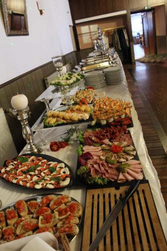 餐飲選擇, 阿諾達斯科拉斯餐廳&酒店 (Hotel & Restaurant Arnoldusklause) in 迪倫