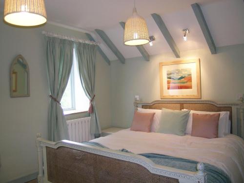 Alston Art Apartments