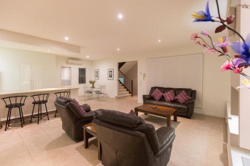 Spacious House in Heart of Surfers Paradise