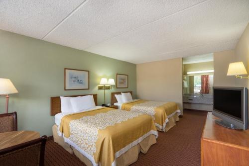 2 double beds