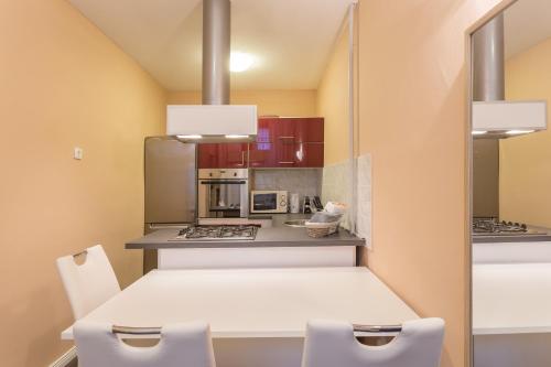 Super Nice Super Location - 2, Budapešť (fotografie 5)