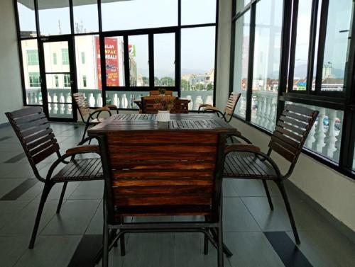 Balcony/terrace, OSCAR SUITES HOTEL in Sitiawan