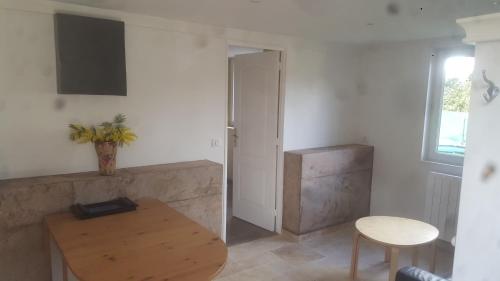 Charmant Appartement Neuf Le Taoume in Eoures