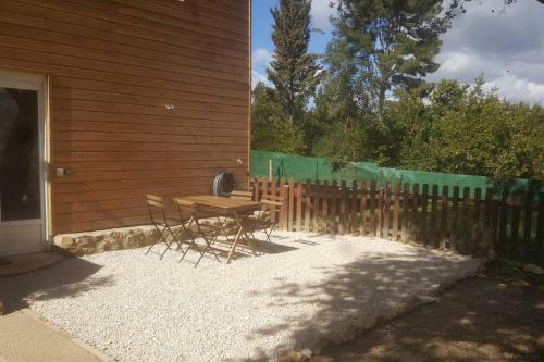 Charmant Appartement Neuf Le Taoume in Eoures