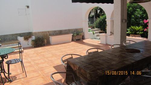 Erkély/terasz, Finca Malyma with 2 villas and 1 apartment, beach front 10,000m2 botanic garden in Zahora