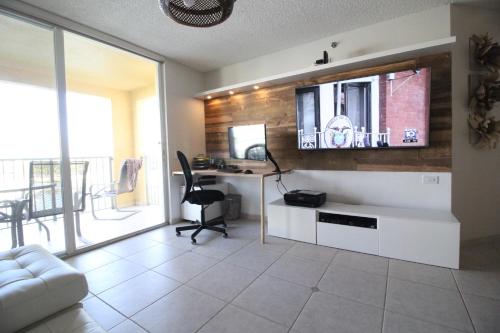6-502 Amazing Water View - Three Bedrooms photo 4