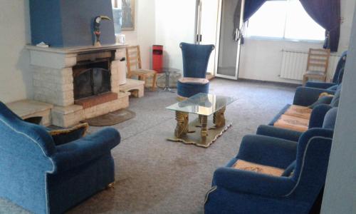 Shared lounge/TV area, Palace Hotel in Bcharre