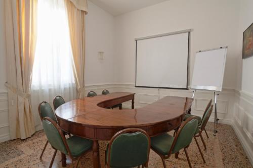 Rechigi Park Hotel - image 5