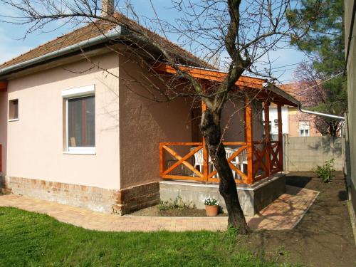 Liliom Apartman in อูยบารอส