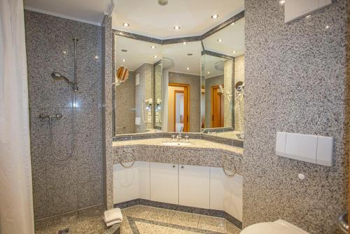 Bathroom, Apartment 85 im Dunenpark in Ostseebad Binz