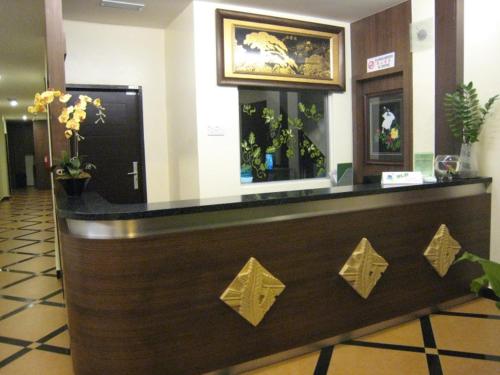 Tropicana Inn Stop at Tropicana Inn to discover the wonders of Sitiawan. The property offers a high standard of service and amenities to suit the individual needs of all travelers. Service-minded staff will welcome