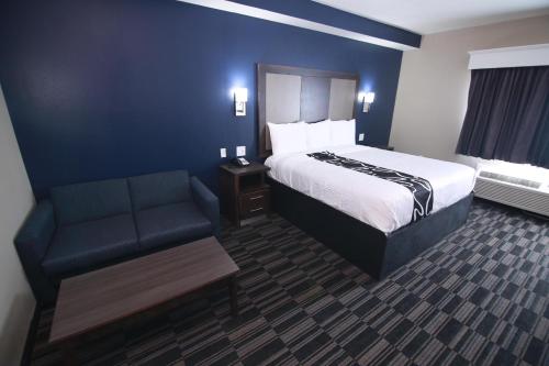 1 king bed, 1 sofa bed