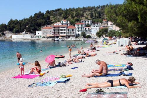 Apartments by the sea Drvenik Donja vala Makarska - 6662 - main image