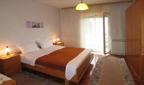 Apartments Ivo