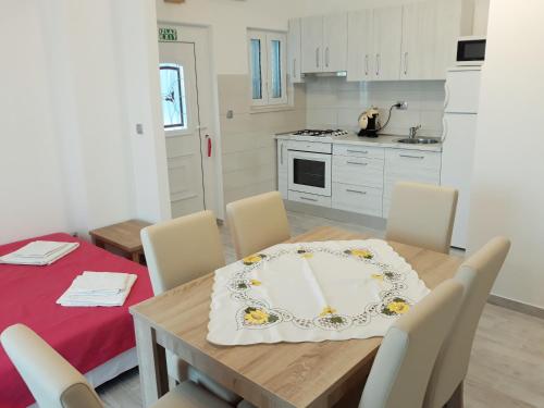  Apartmani Vinko Bol, Ferienwohnung in Bol