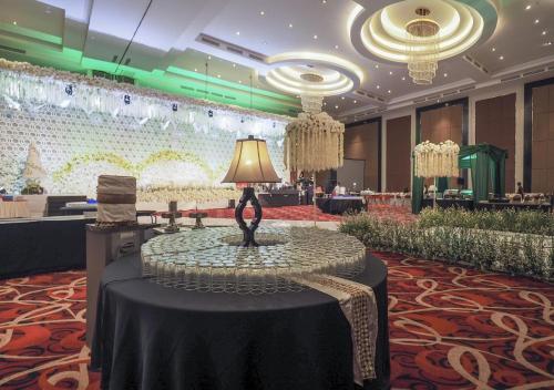 Meeting room / ballrooms, Grand Mercure Solo Baru near The Park