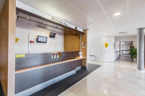 B&B Hôtel Lyon Grand Stade Meyzieu - image 11
