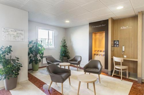 B&B Hôtel Lyon Grand Stade Meyzieu - image 10