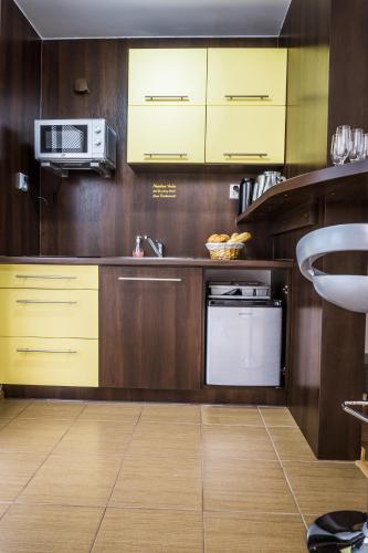 Konyha, 64 négyzetméteres, 2 hálószobás Apartman 1 fürdőszobával Dolny Smokovec területén (Apartment Eric 11D High Tatras - Poprad) in Magas-Tátra