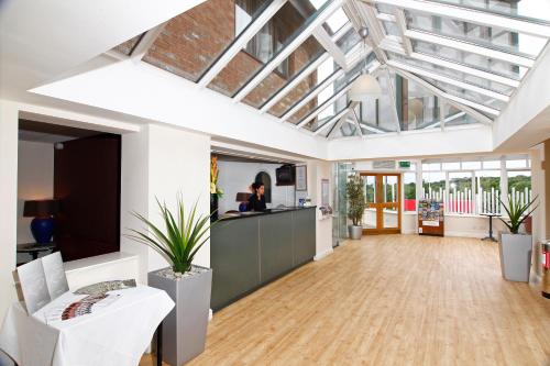 Mercure Hatfield Oak Hotel - image 2