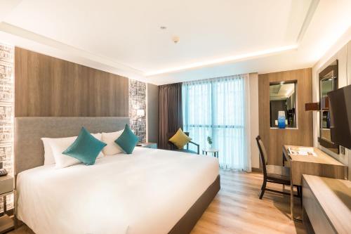room detail thumbnail 1