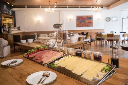 Food and beverages, Keramikhotel Goldener Brunnen in Gmunden